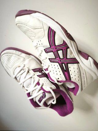Lote Zapatillas Asics Talla 37 y zapatillas negras