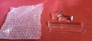Lámpara de cristal y metal dorada