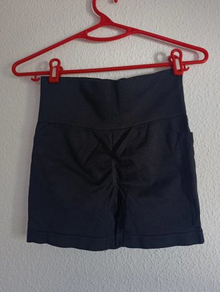 Pantalón corto deportivo negro