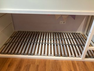 Cama alta Kura IKEA blanca