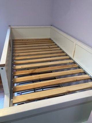 Cama alta Kura IKEA blanca