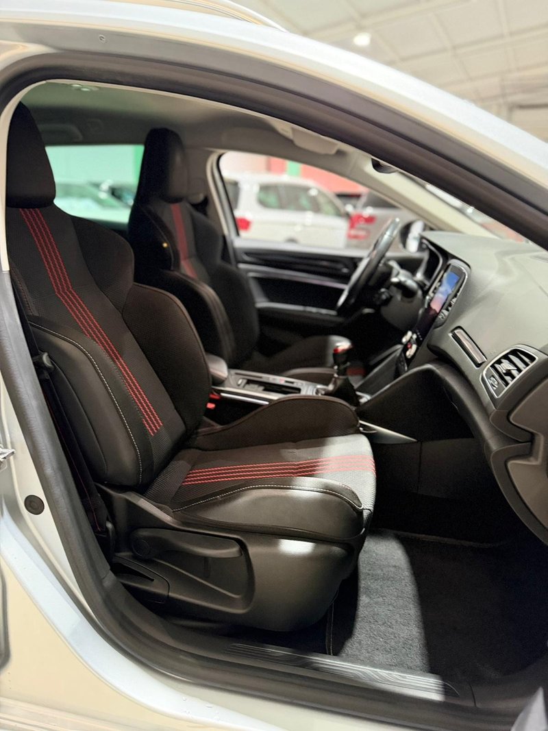 Renault Mégane 2021, foto 16