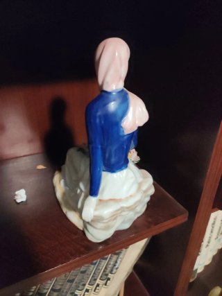 Figura porcelana vintage mujer flores