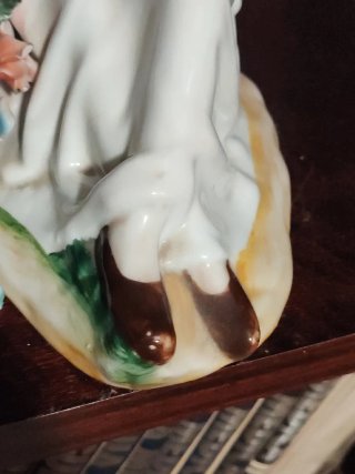 Figura porcelana vintage mujer flores