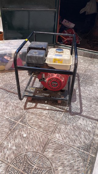 Se vende motor honda de luz generador de 4500w
