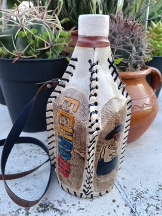 Botella Artesanal Ecuador. Hecha a mano.