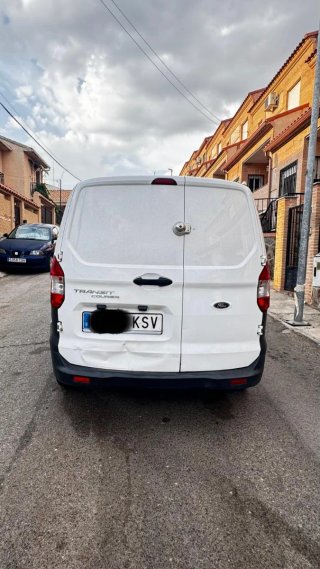 Ford E-Transit Courier 2019