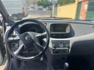 Nissan Almera 2003