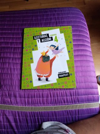 Se vende libro de lecturas de 4° de primaria.