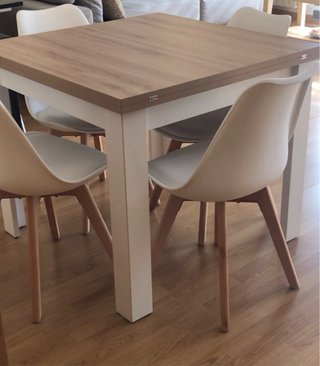 Mesa extensible madera y blanco no incluye sillas