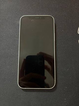 iPhone 12 Blanco 64GB + Cargador y 3 Fundas