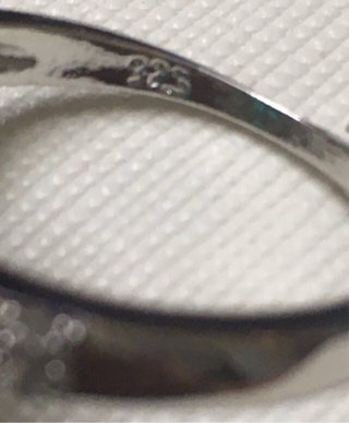Anillo de Plata con Piedra Verde