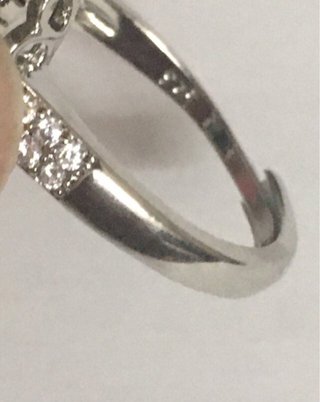 Anillo de Plata con Piedra Verde