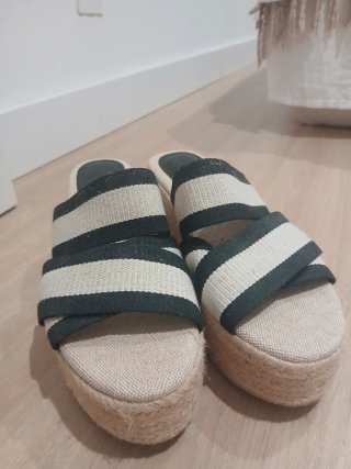 Cuñas de esparto a rayas