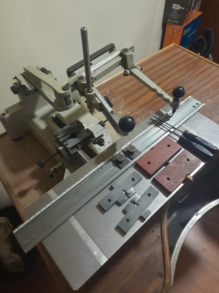 Pantógrafo para grabar letras
