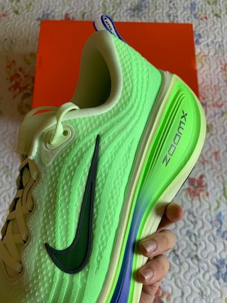 Nike Vomero Plus "Volt Tint Lime" (T. 42,5EU)