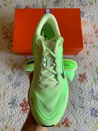 Nike Vomero Plus "Volt Tint Lime" (T. 42,5EU)