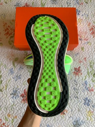 Nike Vomero Plus "Volt Tint Lime" (T. 42,5EU)