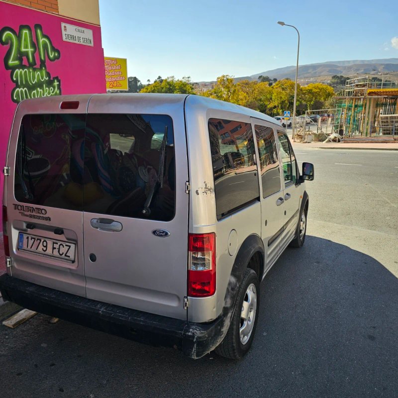 Ford Tourneo Connect 2005 - foto 1