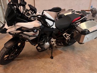 BMW F 750 GS Aventura Blanca Negra