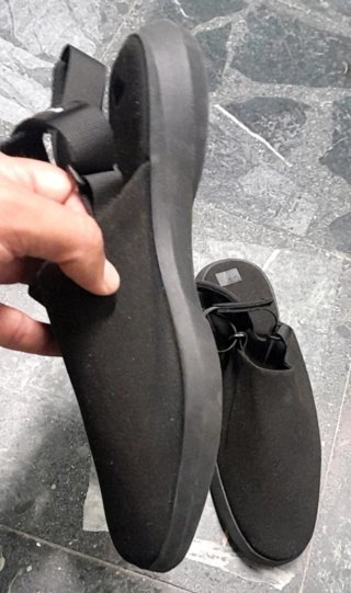 Sandalias negras para hombre