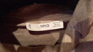 Sudadera y Pantalón Mango cuello alto beige.