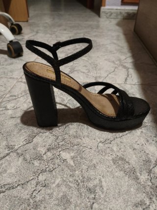Sandalias de tacón negras
