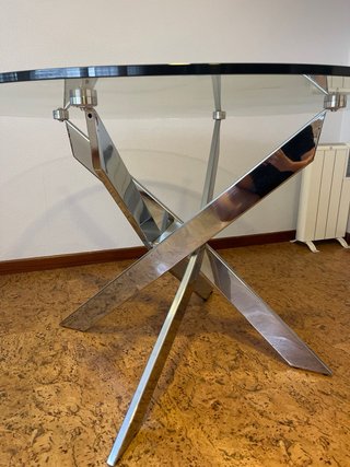 Mesa redonda cristal y metal plateado