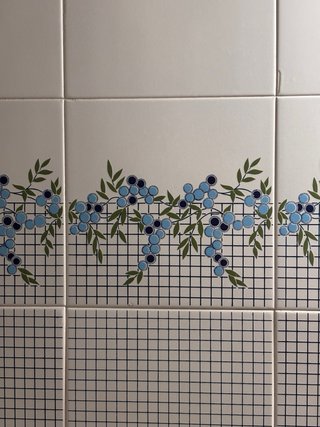 Azulejo baño diseño floral azul