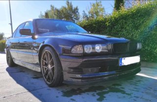 BMW 740 i e 38 y BMW 330 d e 46  BMW 740i 1995