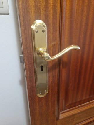 5 Puertas Madera Sapelly