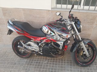 Suzuki GSR600