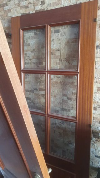 Puerta Sapelly con Cristal