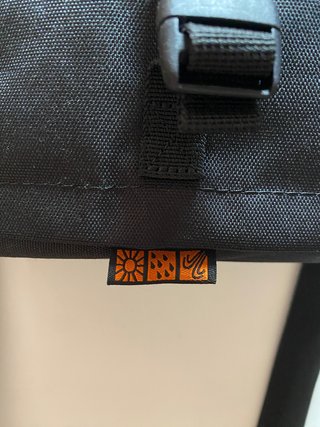 Bolsa cámara fotos Lowepro Nova 170 AW negra