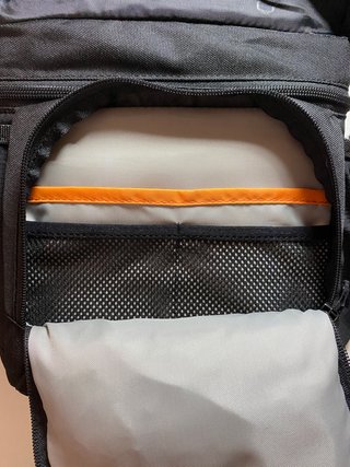 Bolsa cámara fotos Lowepro Nova 170 AW negra
