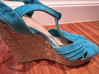 Sandalias cuña plataforma azul celeste