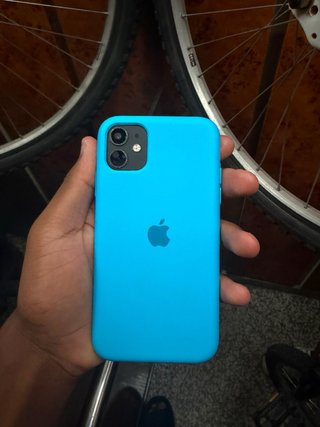 iPhone 11 Negro 74% Batería Mirar la Descripción