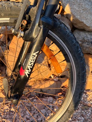 Bicicleta Monty kx5 20 pulgadas, muy buen estado.