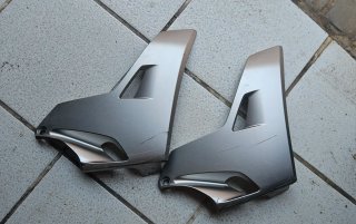 2 CUBRE-TABLERO INFERIOR DERECHO HONDA CB125 R