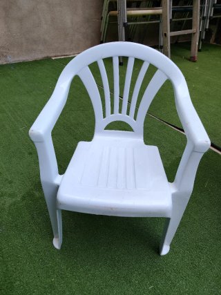 Silla de plástico para niño
