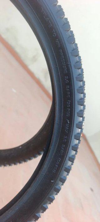 Neumático y cámara 20"