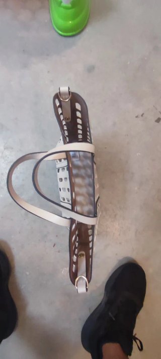 Bolso Beige con Diseño Calado