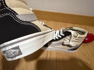 Zapatillas Vans Beige y Negro
