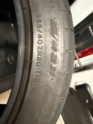 4Michelin Pilot Supersport 285/35 ZR 20 255/40 20