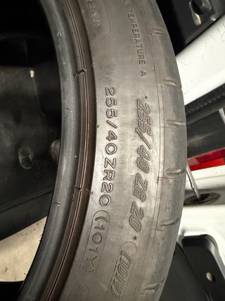 4Michelin Pilot Supersport 285/35 ZR 20 255/40 20
