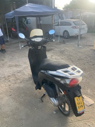 Kymco People 50 Scooter Negra