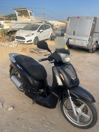 Kymco People 50 Scooter Negra