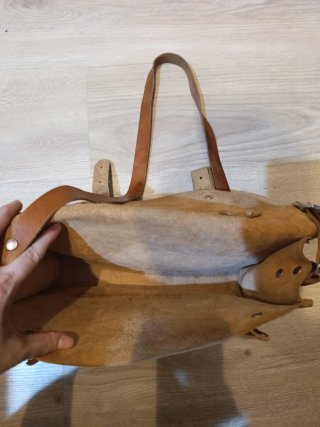 Bolso de cuero marrón