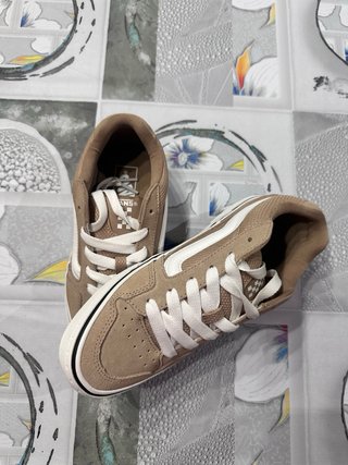 Zapatillas Vans beige Talla 40 Nuevas