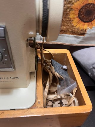 Máquina de coser Victoria